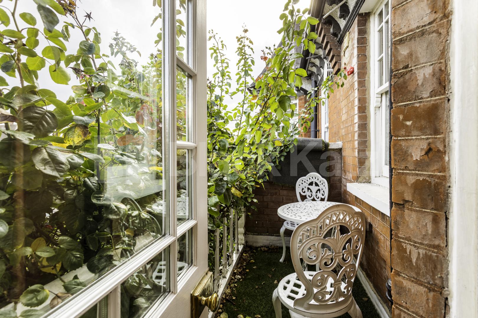 Beautifully renovated by the previous owner to a high modern standard, this impr Hamilton Road, London, NW10,  London