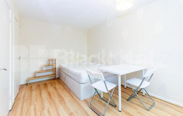 This spacious one bedroom property is split over 2.5 floors and has access to a  Haverstock Road, Wendling Haverstock Road, NW5,  Wendling Haverstock Road