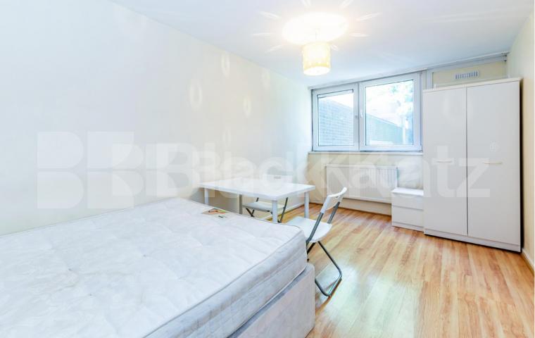 This spacious one bedroom property is split over 2.5 floors and has access to a  Haverstock Road, Wendling Haverstock Road, NW5,  Wendling Haverstock Road