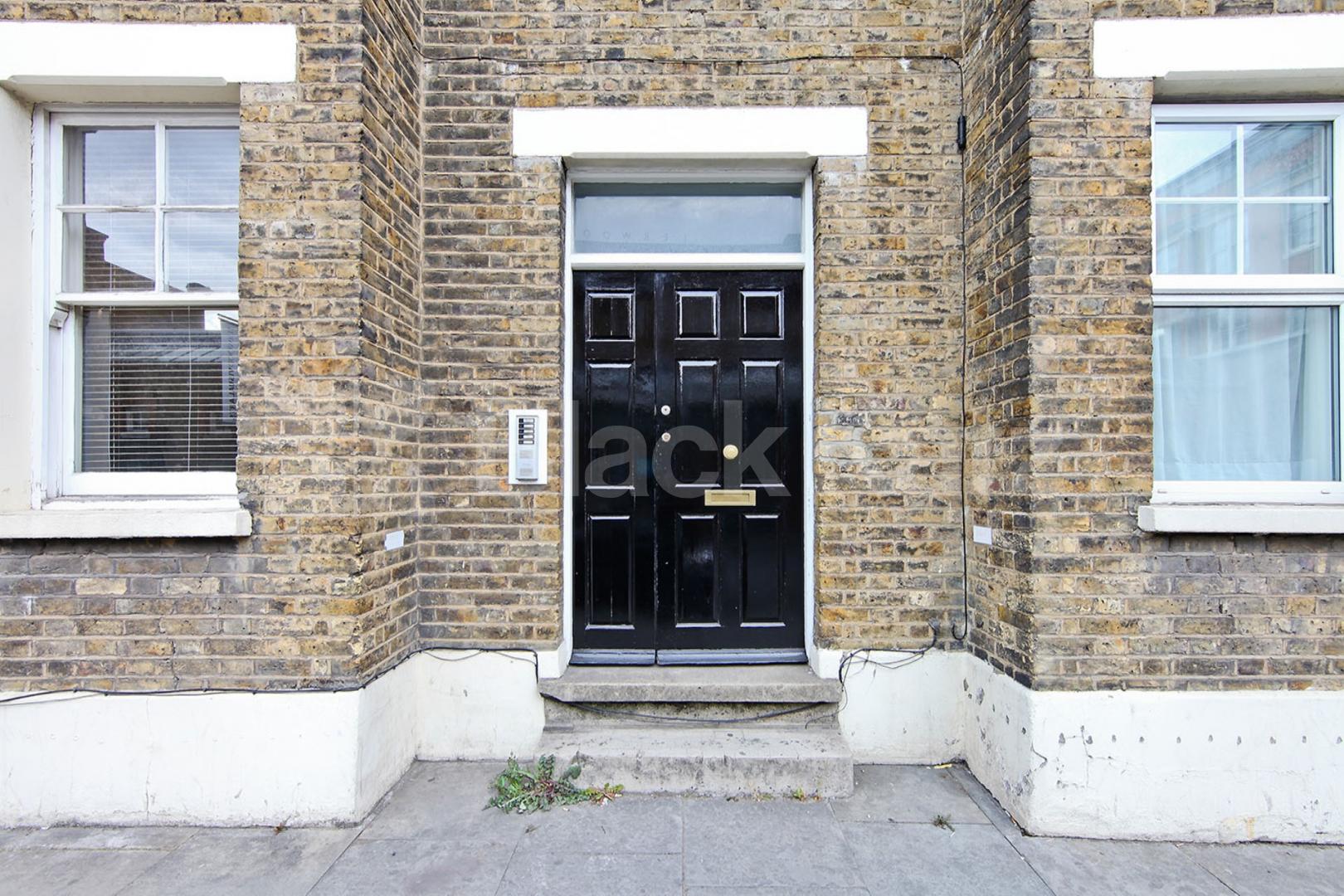 Centrally located one bedroom ground floor apartment in a period building Union Street, Southwark