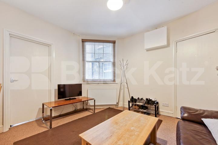 Centrally located one bedroom ground floor apartment in a period building Union Street, Southwark