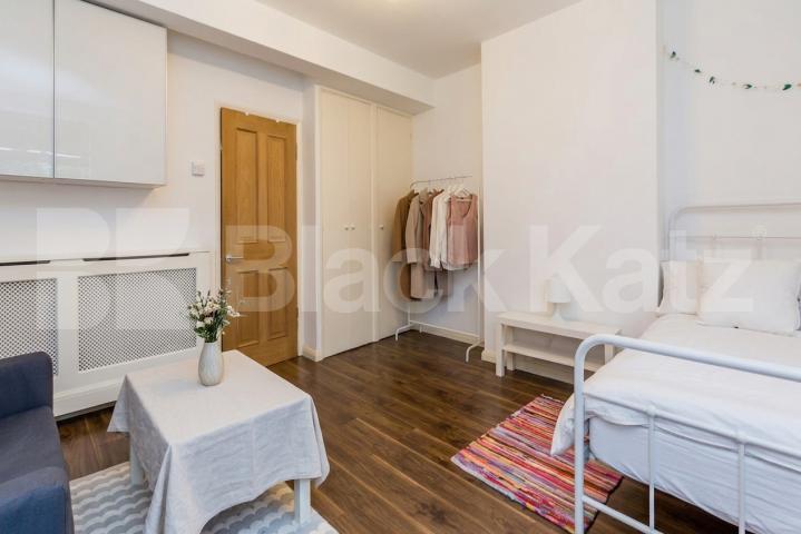Black Katz is delighted to present this stylish and contemporary studio flat, pe Britannia Row, Strang House Britannia Row, N1,  Strang House Britannia Row