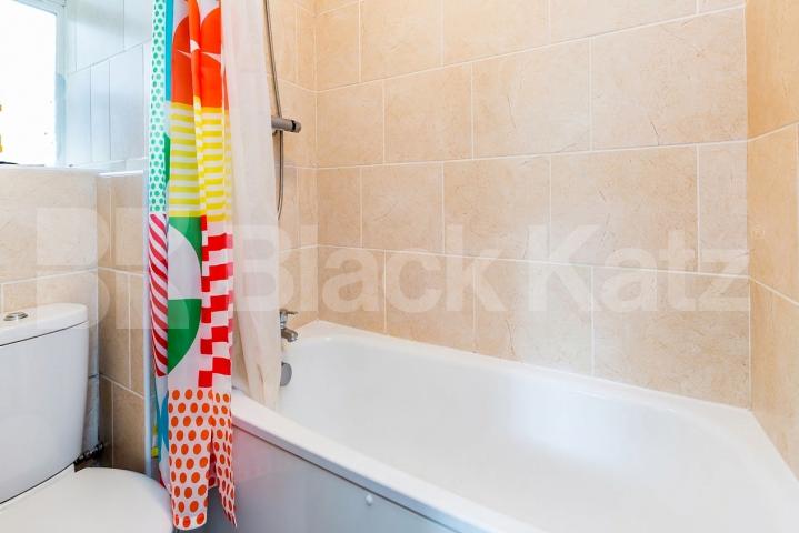 Black Katz is delighted to present this stylish and contemporary studio flat, pe Britannia Row, Strang House Britannia Row, N1,  Strang House Britannia Row