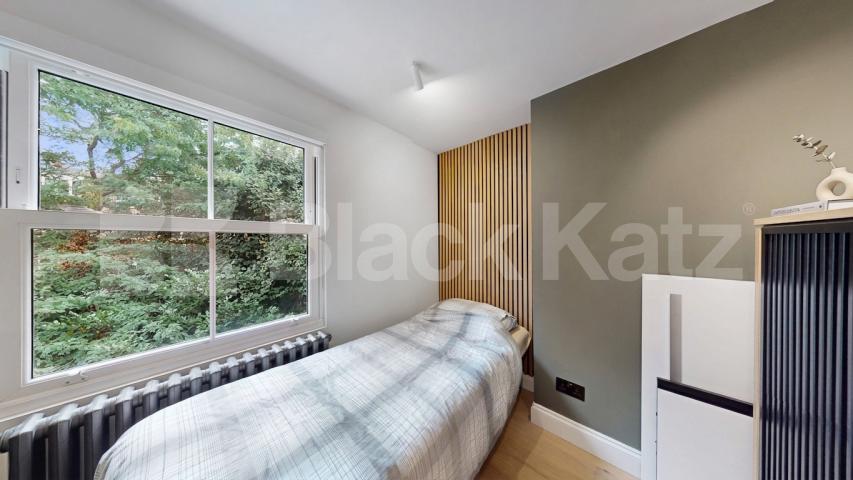 £1000 towards your moving costs.Situated on the sought-after Dennington Road, N Dennington Park Road, West Hampstead, NW6 (£1000 towards your moving costs),  London