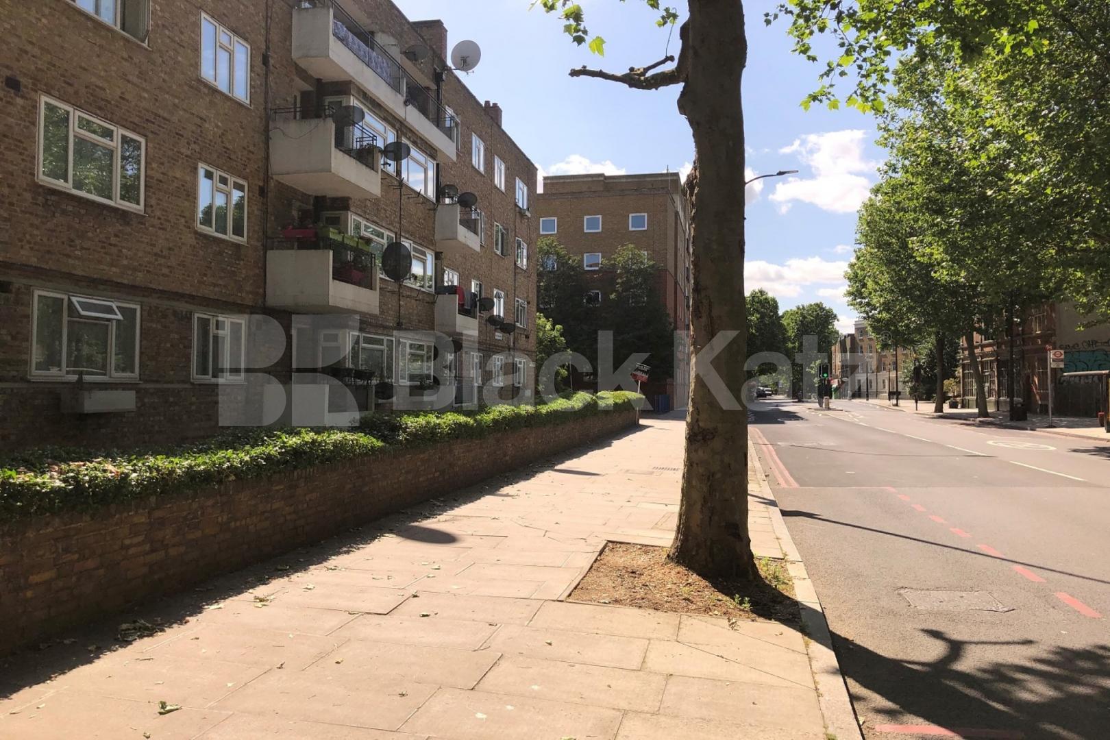 Spacious top floor, two bedroom apartment in a centrally located development Selbourne House, Great Dover Street, Borough