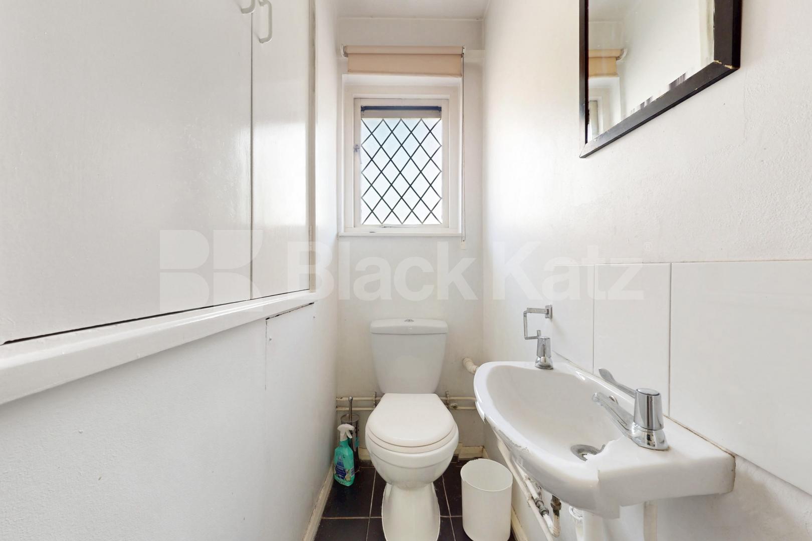 Centrally located terraced house with private garden Hampton Street, Elephant and Castle