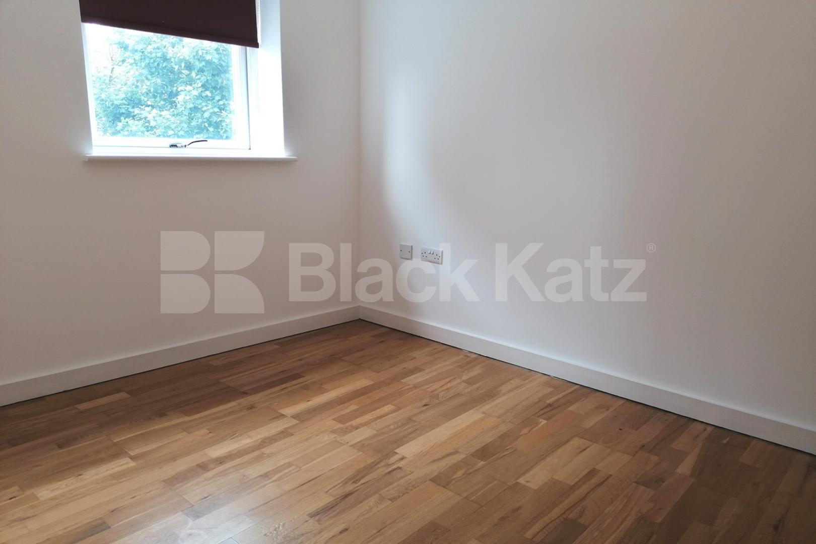 Boasting size, quality & location  Hendre Road , Elephant and Castle