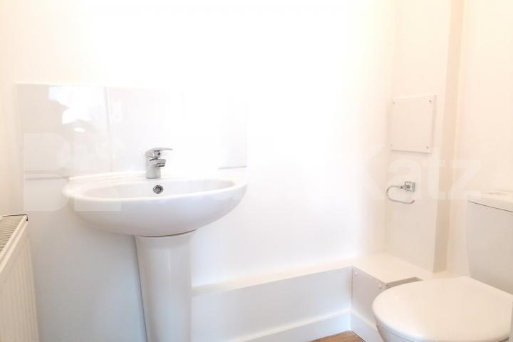 Boasting size, quality & location  Hendre Road , Elephant and Castle