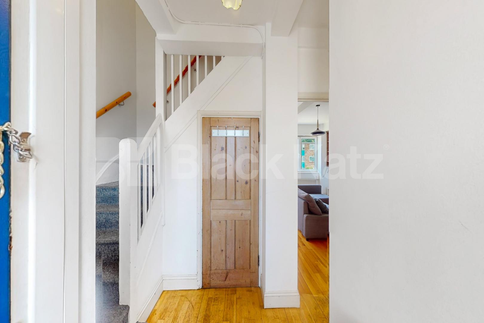 			4 Bedroom, 1 bath, 1 reception 			 Kipling Street, London, SE1,  London