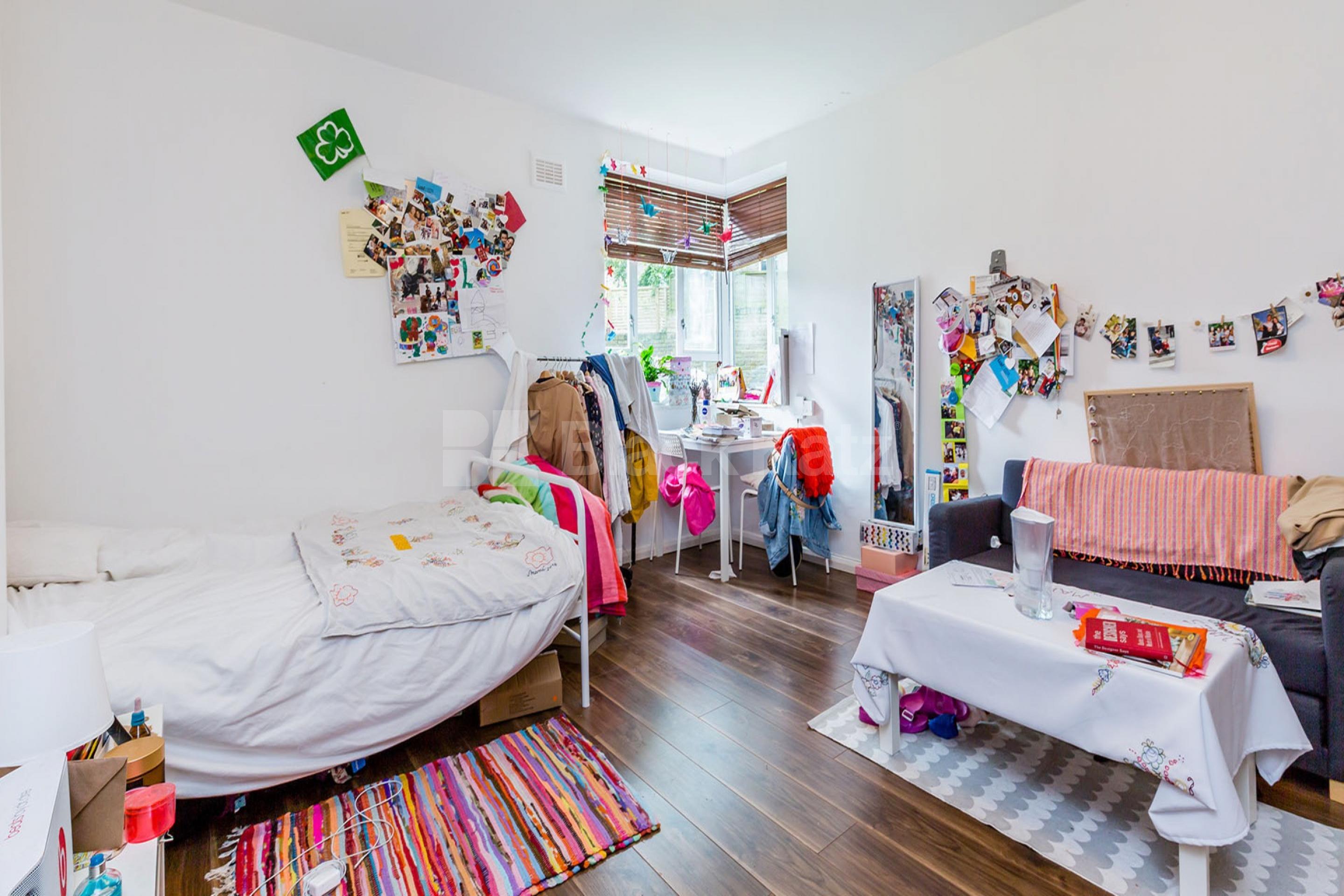 			1 Bedroom, 1 bath, 1 reception 			 Britannia Row, Strang House Britannia Row, N1,  Strang House Britannia Row N1