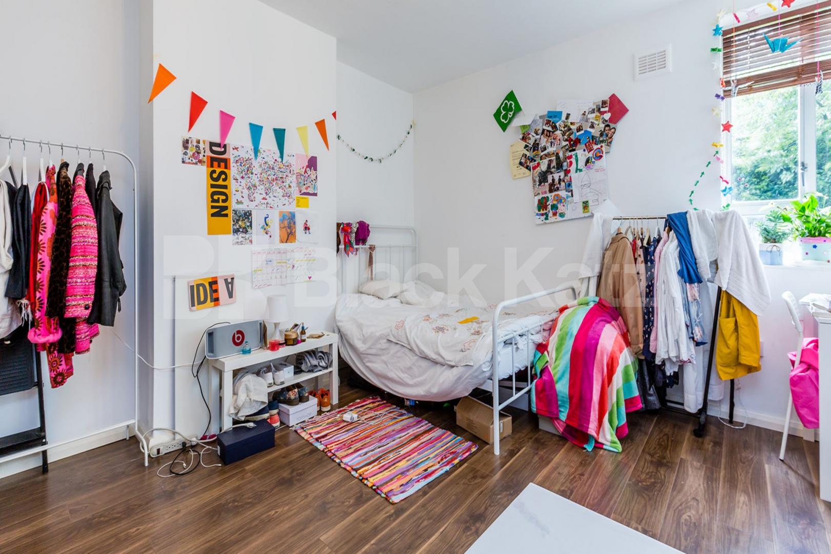 			1 Bedroom, 1 bath,  reception 			 Britannia Row, Strang House Britannia Row, N1,  Strang House Britannia Row