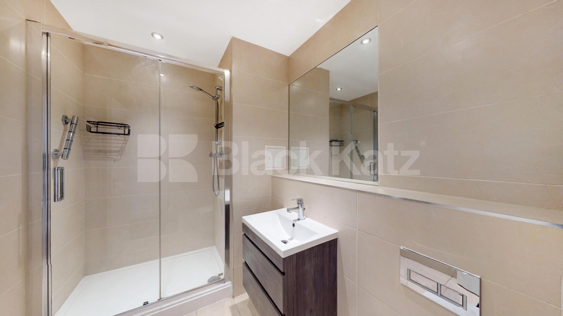 			3 Bedroom, 2 bath, 1 reception 			 Huguenot Drive, London, N13,  London