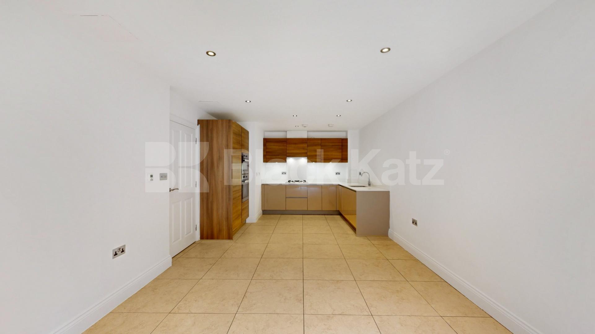 			3 Bedroom, 2 bath, 1 reception 			 Huguenot Drive, London, N13,  London