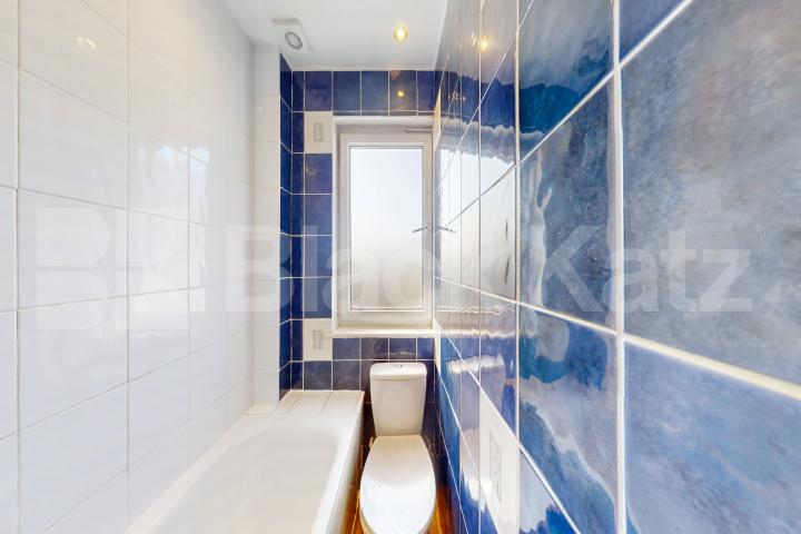 			4 Bedroom, 1 bath, 1 reception 			 Kipling Street, London, SE1,  London