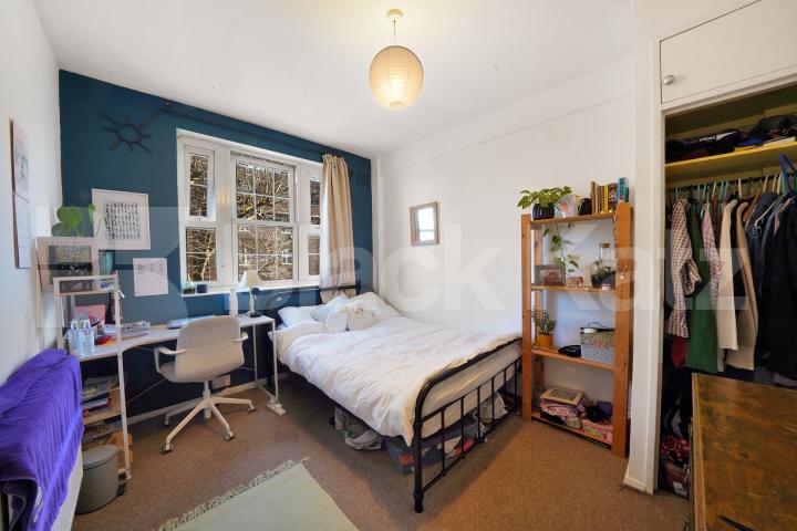 			3 Bedroom, 0 bath, 1 reception 			 Doddington Grove, Kean House Doddington Grove, SE17,  Kean House Doddington Grove