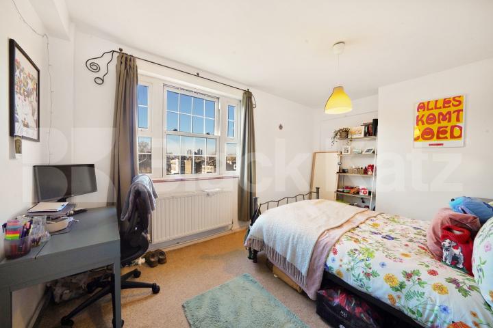 			3 Bedroom, 0 bath, 1 reception 			 Doddington Grove, Kean House Doddington Grove, SE17,  Kean House Doddington Grove