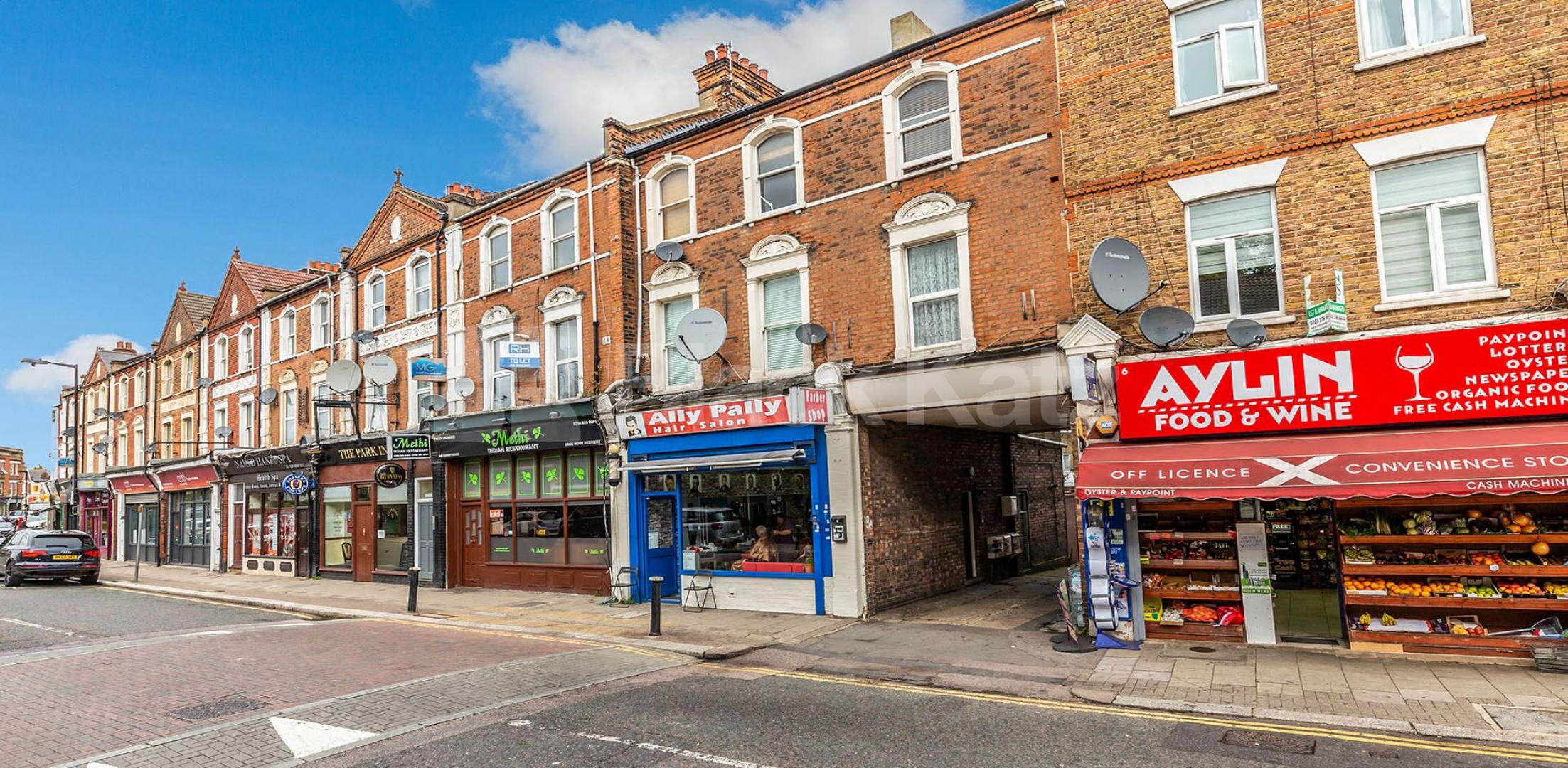 			Lovely 3 bedroom flat close to transport , 3 Bedroom, 1 bath, 1 reception Flat			 Palace Gates Road, ALEXANDRA PALACE