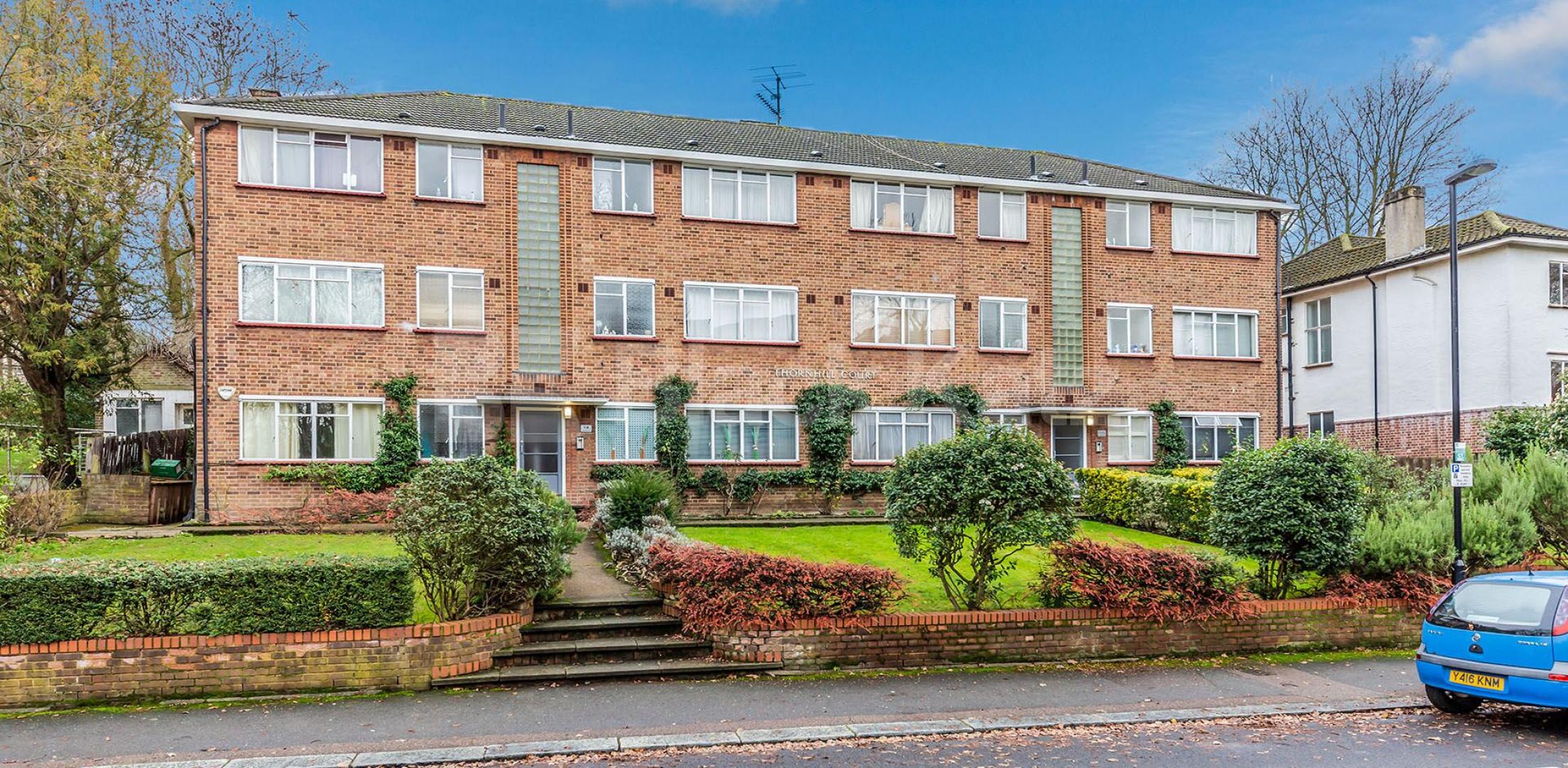 			SPACIOUS 1 BED , 1 Bedroom, 1 bath, 1 reception Flat			 Crescent Road, Crouch End