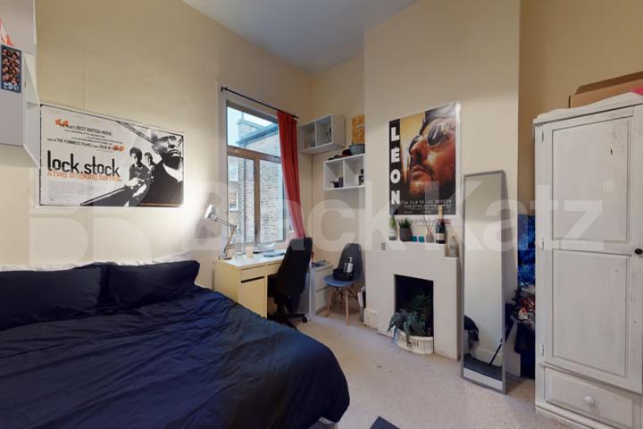 Flooded with natural light with over 1440 Sq Ft. of living & entertaining space Crofton Road, Camberwell/Peckham 