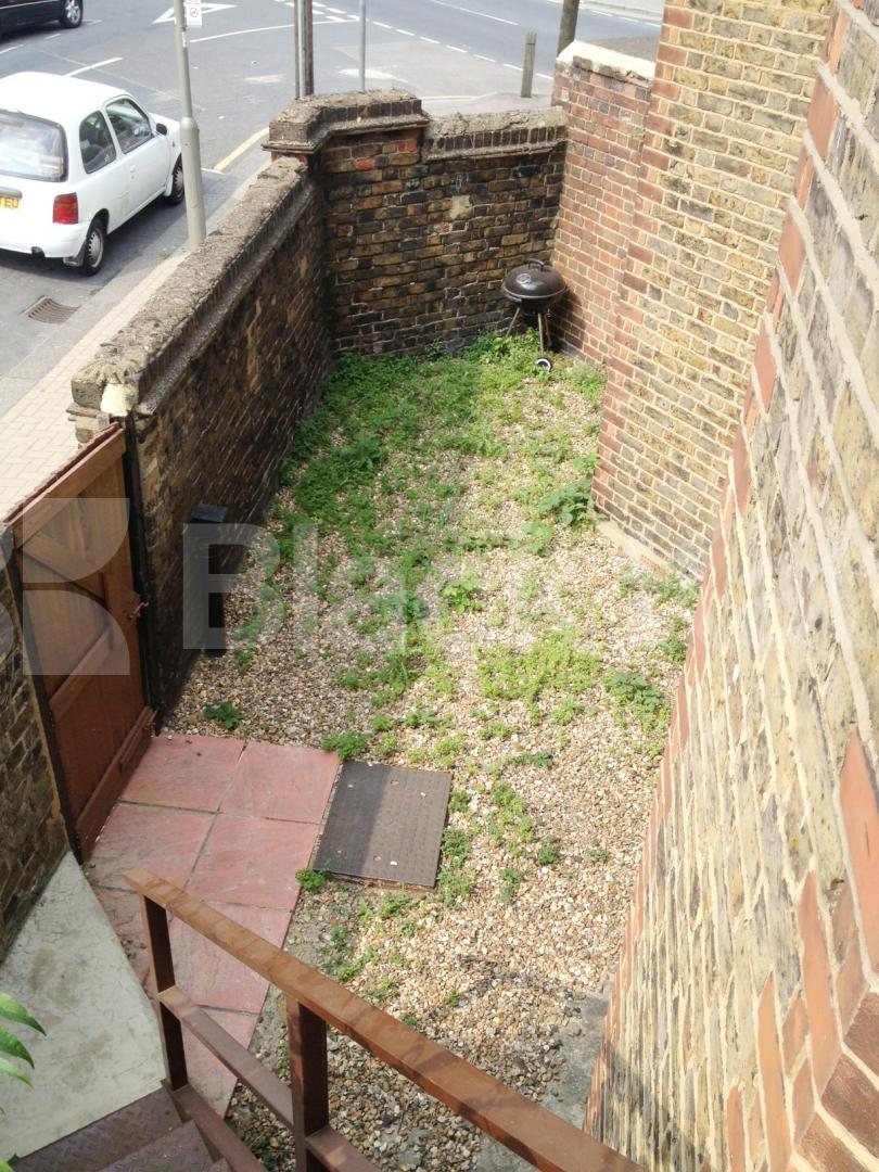 			NEW INSTRUCTION, 3 Bedroom, 1 bath, 1 reception Maisonette			 Silverthorne Road, Battersea Park