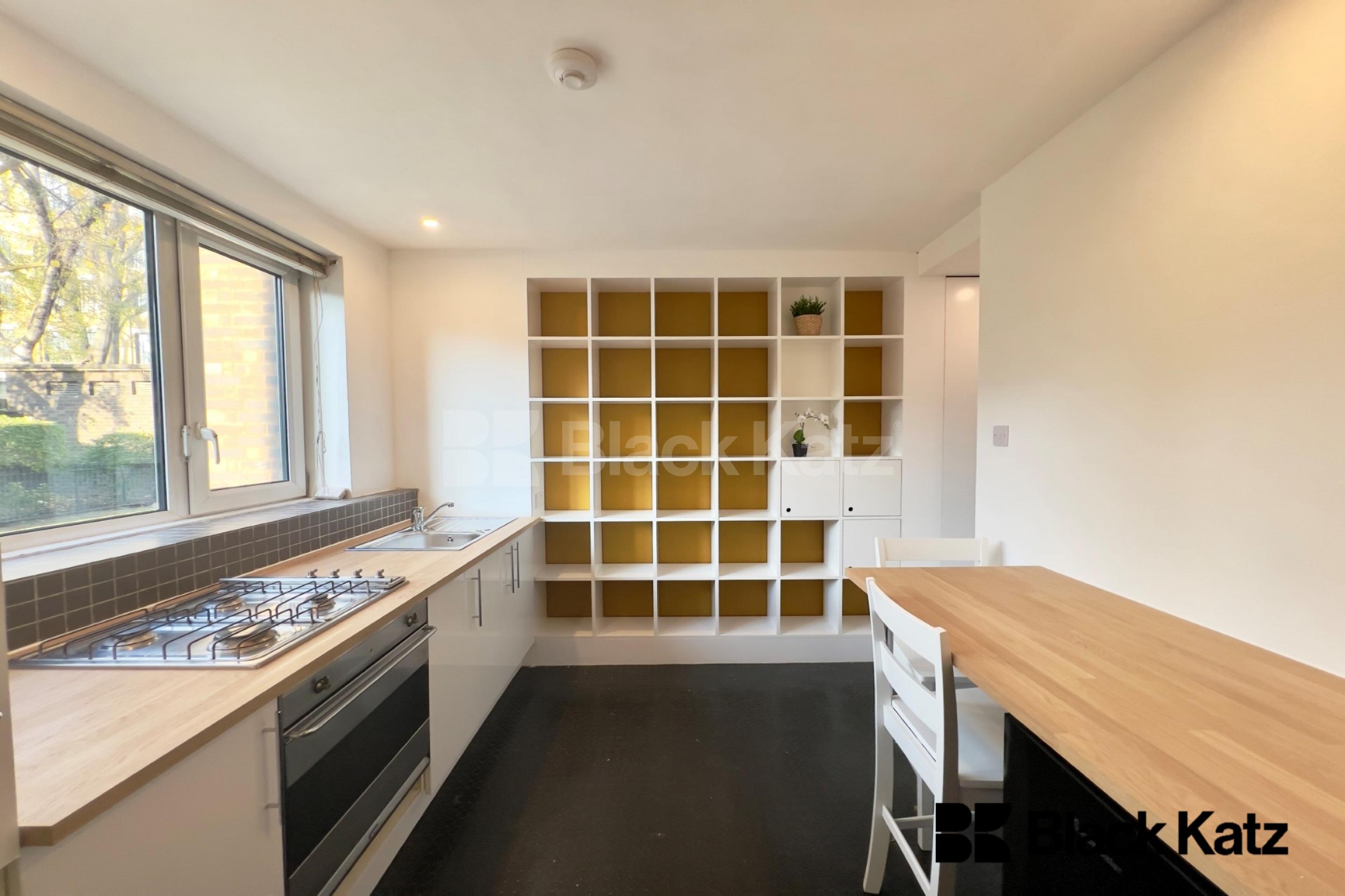 Duplex apartment superbly located  Cluny Estate , London bridge SE1