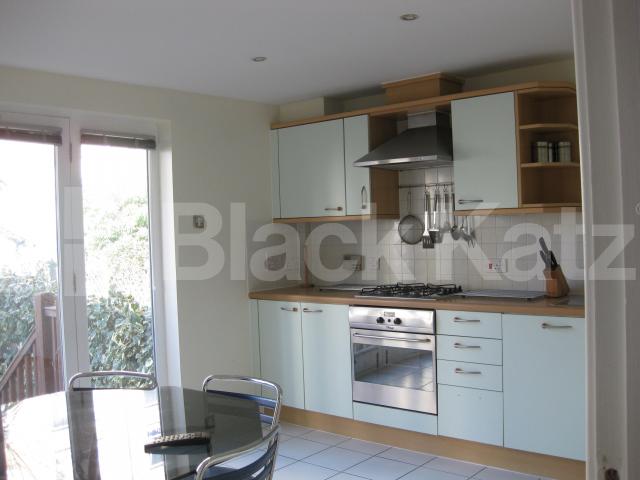 			UNDER OFFER, 4 Bedroom, 1 bath, 1 reception House			 Jamestown Way, CANARY WHARF