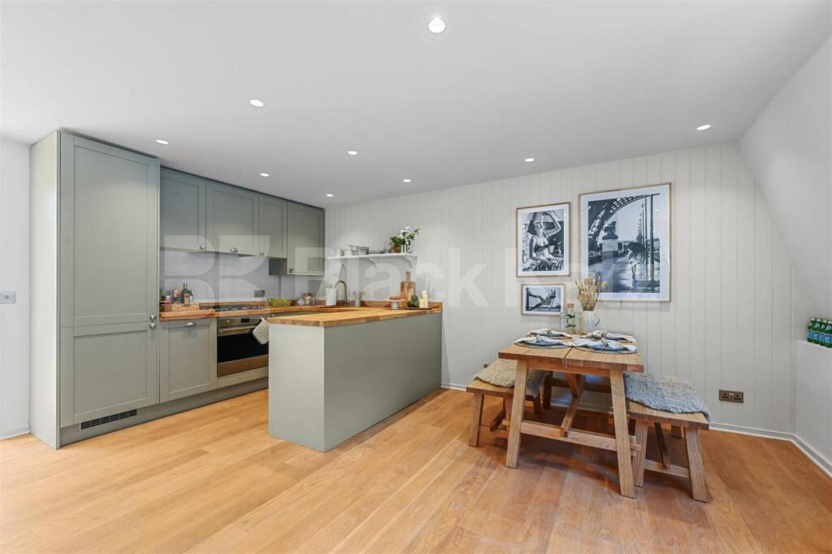 Stunning two bed two bath in Marylebone and walking distance to Regents Park Bingham Place, Marylebone