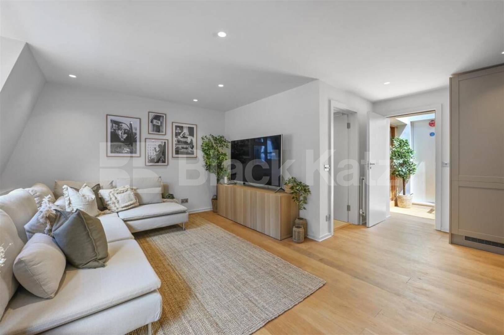 Stunning two bed two bath in Marylebone and walking distance to Regents Park Bingham Place, Marylebone