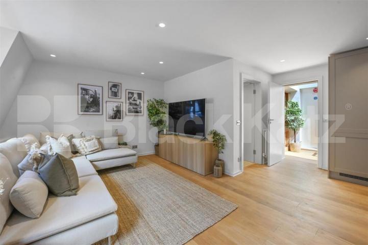 Stunning two bed two bath in Marylebone and walking distance to Regents Park Bingham Place, Marylebone