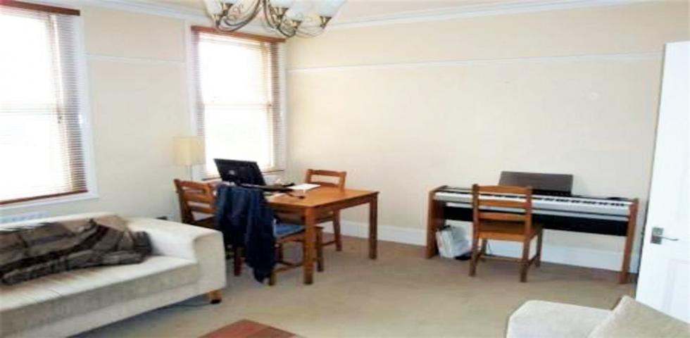 			NEW INSTRUCTION, 3 Bedroom, 1 bath, 1 reception Flat			 Ravenshaw Street, WEST HAMPSTEAD