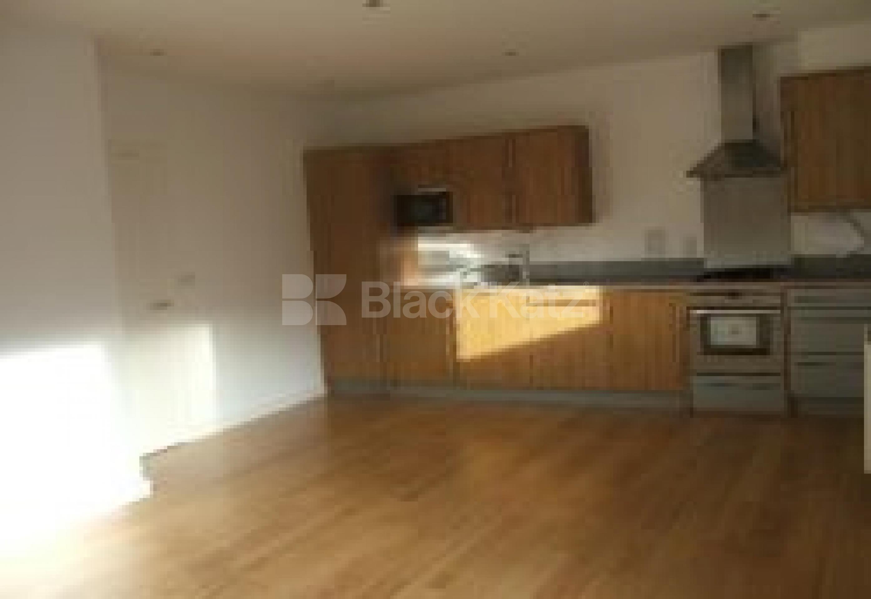 			MUST BE SEEN, 2 Bedroom, 1 bath, 1 reception Flat			 Hornsey Road, HOLLOWAY N7 N7