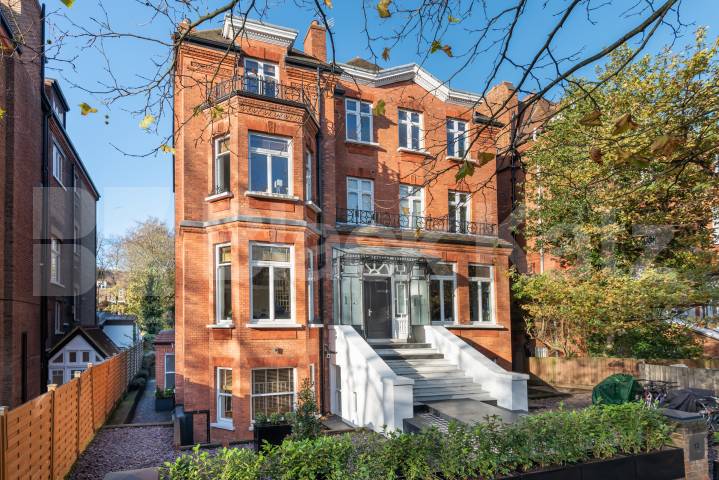 Spacious studio recently refurbished to a modern standard  Fitzjohns Avenue, Swiss Cottage