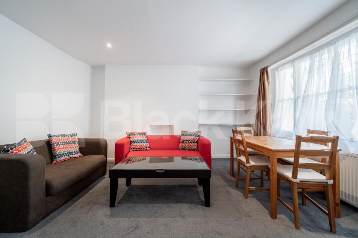 			4 BED MINS TO PORTOBELLO ROAD! , 4 Bedroom, 1 bath, 1 reception Flat			 Aldridge Road Villas, WESTBOURNE PARK/ LADBROKE GROVE