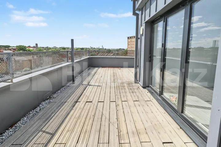 A spacious and well-presented split-level apartment situated on the sought-after Oaklands Road, NW2 Oaklands Road, Lancia House, NW2,  Lancia House
