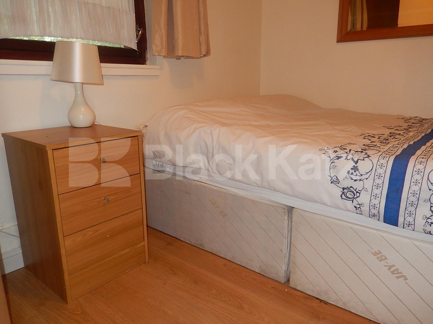 			NEW INSTRUCTION , 1 Bedroom, 1 bath, 1 reception Flat			 Great Western Road , Westbourne Park