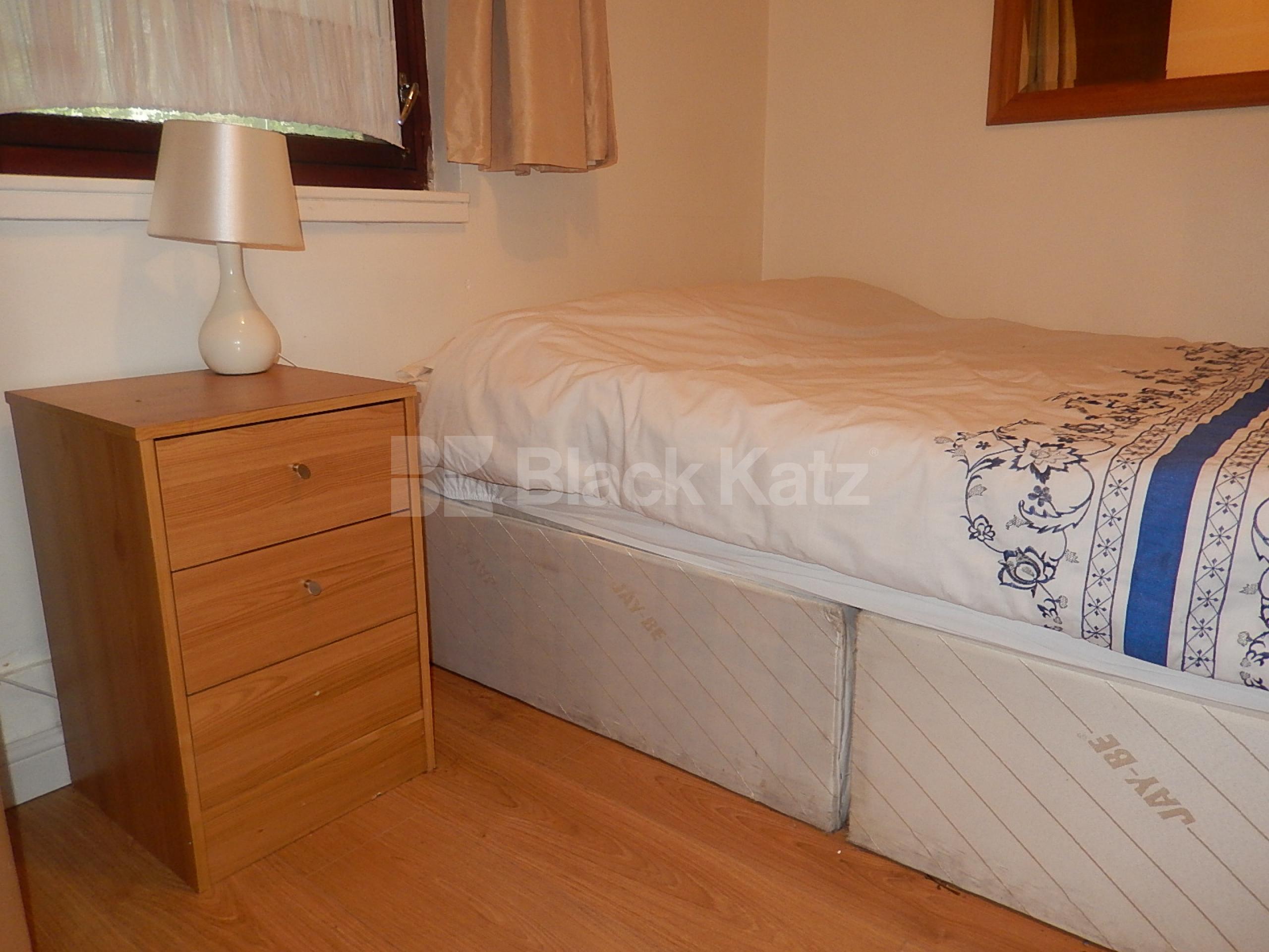 			NEW INSTRUCTION , 1 Bedroom, 1 bath, 1 reception Flat			 Great Western Road , Westbourne Park W11