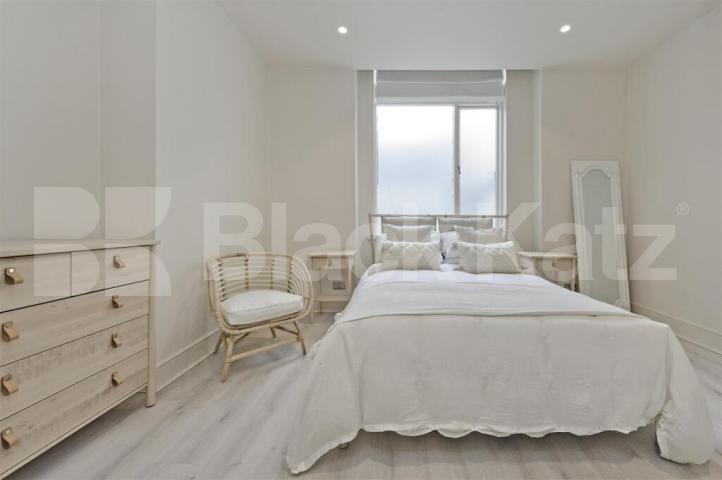 Spacious luxury modern one bed in Marylebone minutes to Regents Park Nottingham Place, Marylebone