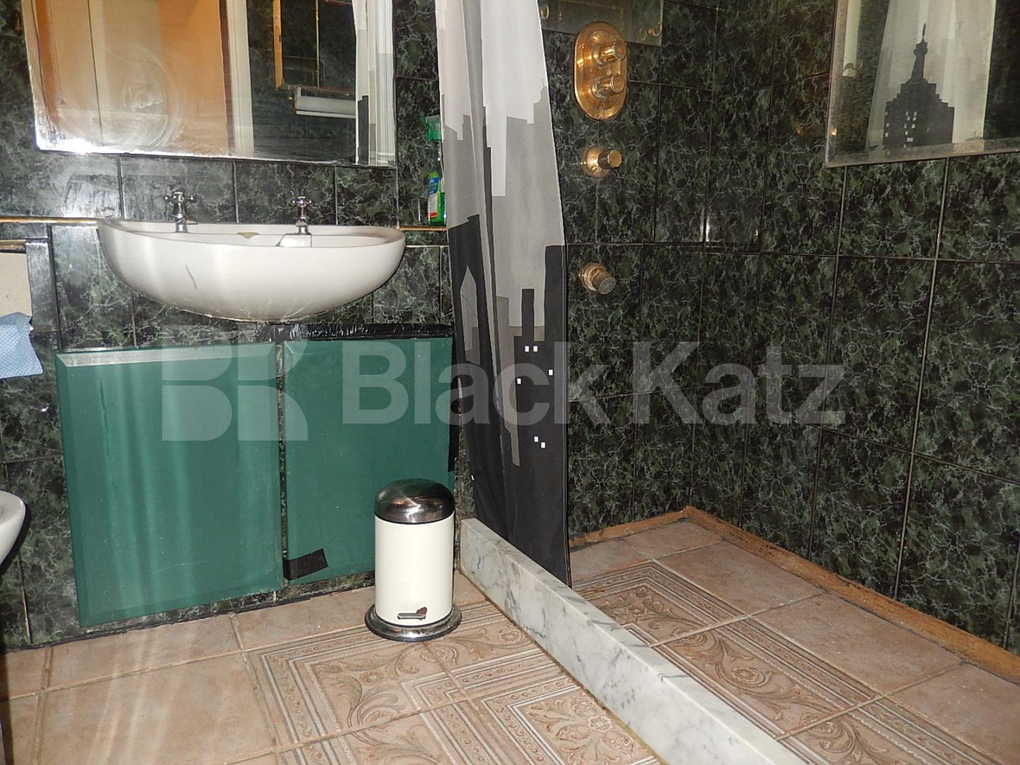 			NEW INSTRUCTION , 1 Bedroom, 1 bath, 1 reception Flat			 Great Western Road , Westbourne Park