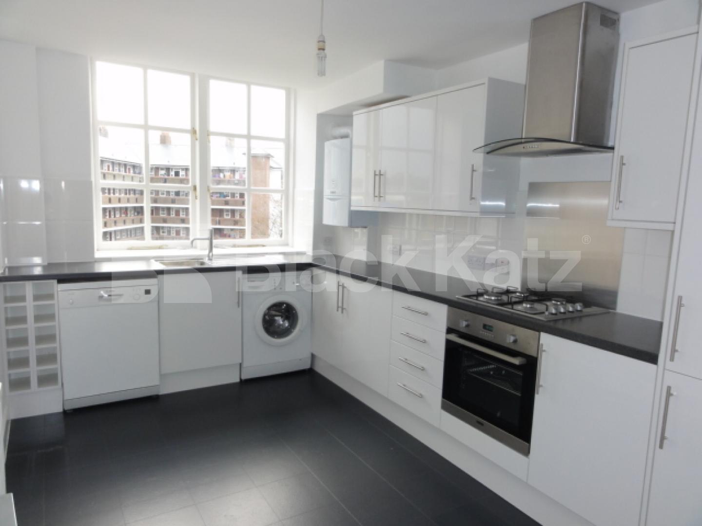 			NEW INSTRUCTION A MUST SEE!!!, 2 Bedroom, 1 bath, 1 reception Flat			 Wharf Place, BETHNAL GREEN