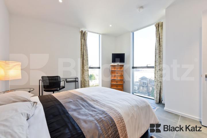  Highly desirable development with stunning unhindered views Dollar Bay Place, Canary Wharf