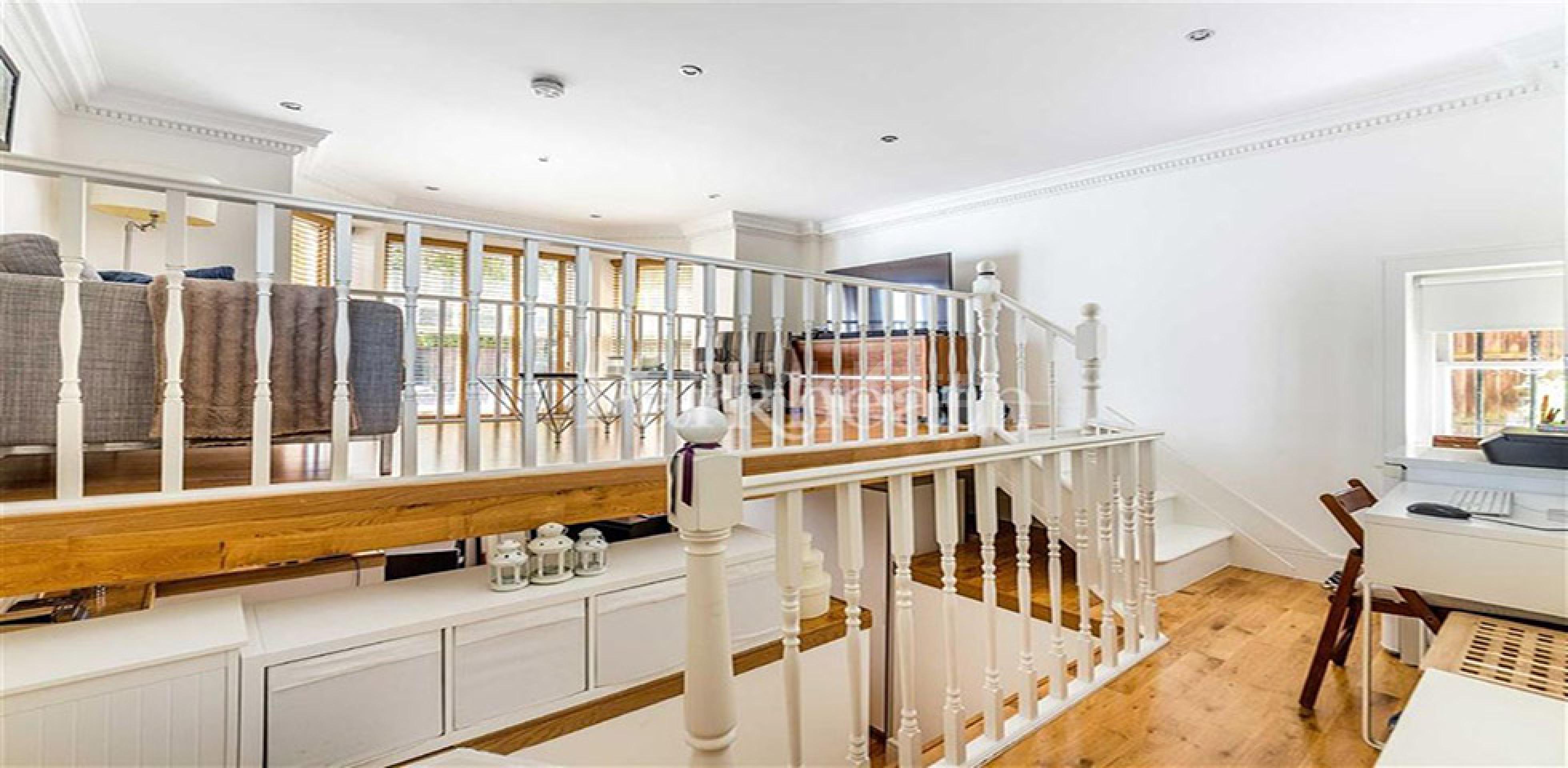 			NEW INSTRUCTION!, 1 Bedroom, 1 bath, 1 reception Flat			 Fitzjohns Avenue, HAMPSTEAD/BELSIZE PARK NW3