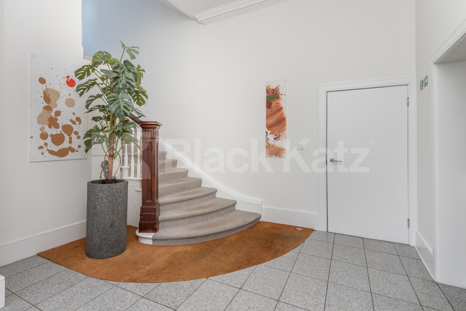 A well-presented studio apartment available to rent from the end of April, ideally located on Fitzjohns Avenue, NW3.This versatile property is offered furnished or unfurnished, allowing you to tailor the space to your needs Fitzjohns Avenue, London, NW3,  London