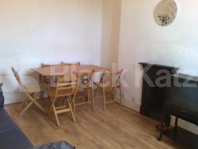 			new instruction, 2 Bedroom, 1 bath, 1 reception Flat			 Edbrooke Road, MAIDA VALE W9