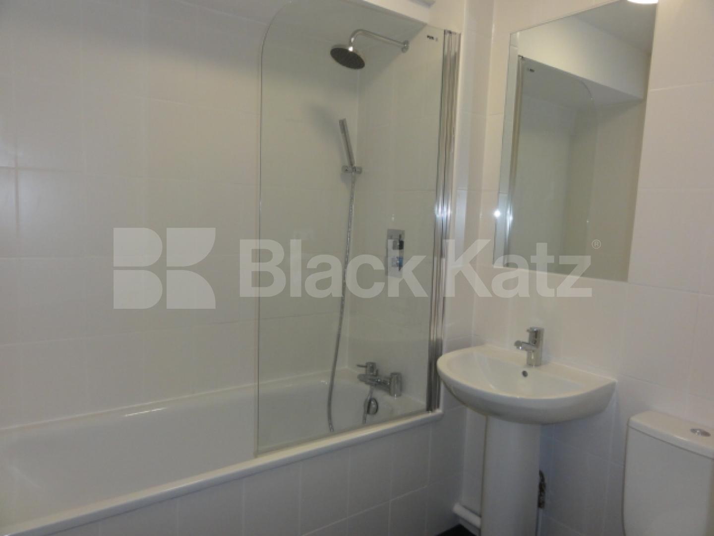 			NEW INSTRUCTION A MUST SEE!!!, 2 Bedroom, 1 bath, 1 reception Flat			 Wharf Place, BETHNAL GREEN