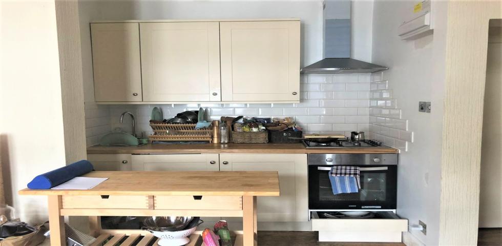 			Studio Apartment, 1 bath, 1 reception Flat			 Ballards Lane, North Finchley