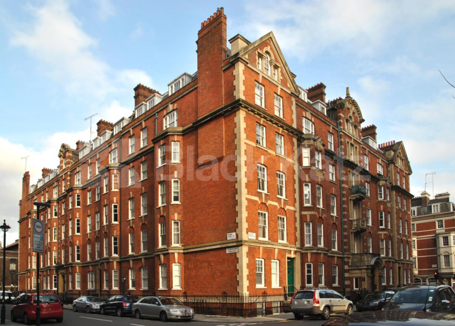 			NEW INSTRUCTION!!, 4 Bedroom, 1 bath, 1 reception Flat			 Brown Street, MARBLE ARCH