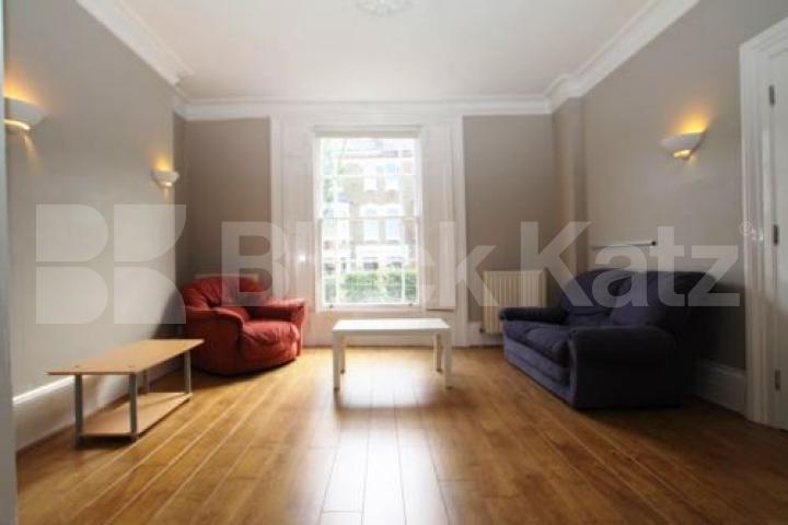			LARGE 4 BED / 2 BATH!, 4 Bedroom, 1 bath, 1 reception Flat			 St Johns Villas, ARCHWAY
