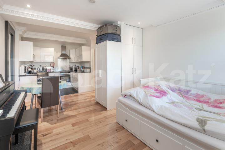 Spacious studio recently refurbished to a modern standard  Fitzjohns Avenue, Swiss Cottage