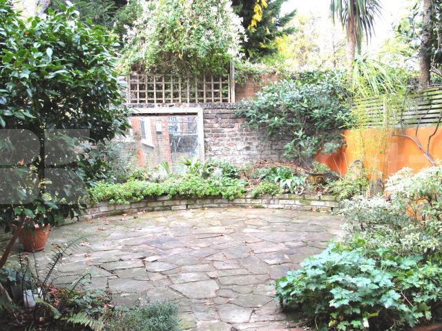 			NEW INSTRUCTION, 4 Bedroom, 1 bath, 1 reception House			 Rosebery Road, Clapham Park