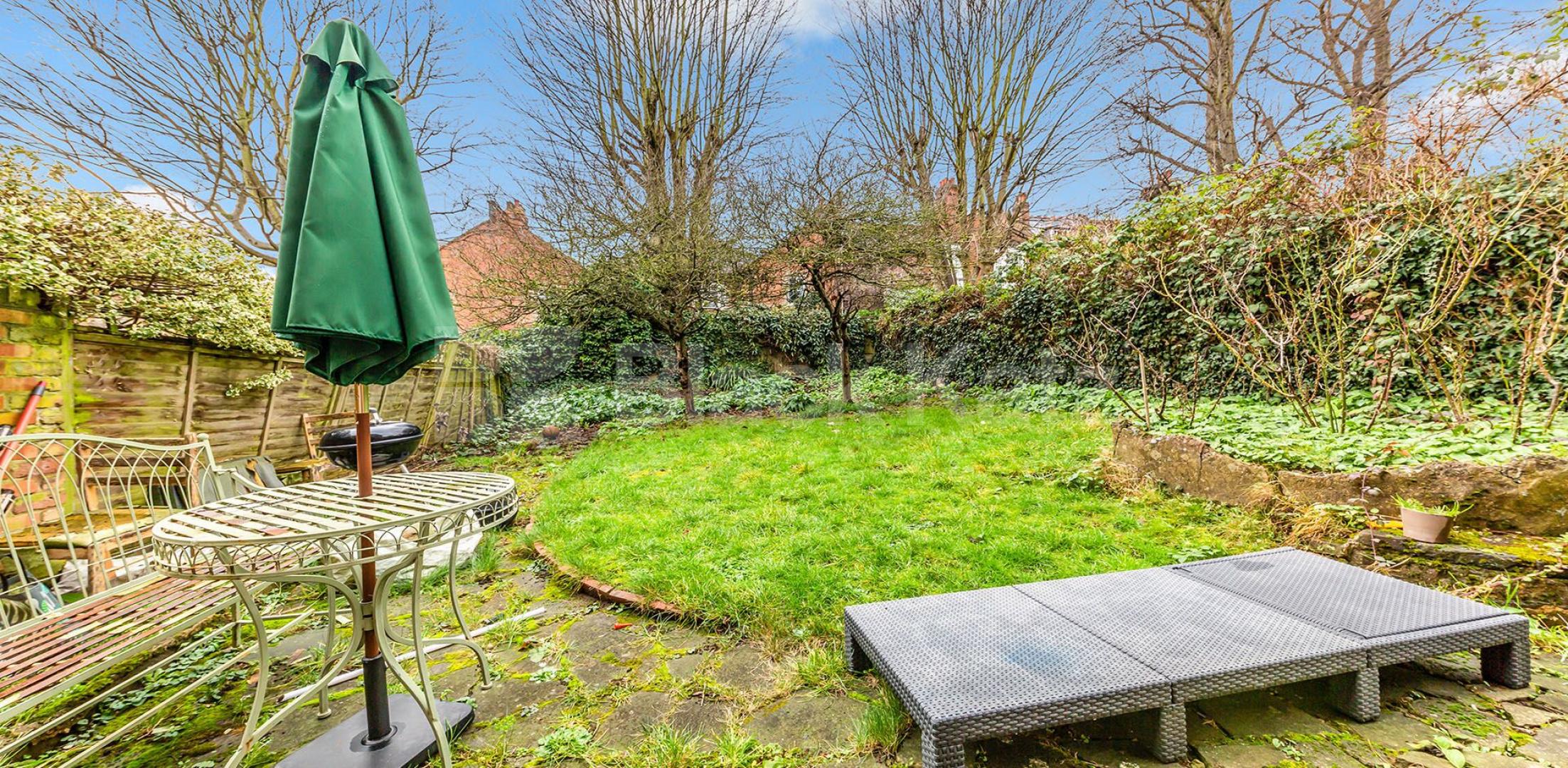 Stylish and Sophisticated 2 Bedroom Flat in Birchington Road N8